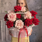 Корзина с французскими розами "Роскошная классика"