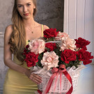 Корзина с французскими розами "Роскошная классика"